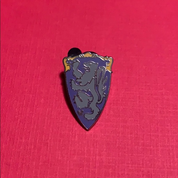 Disney Pin - Picture 1 of 2
